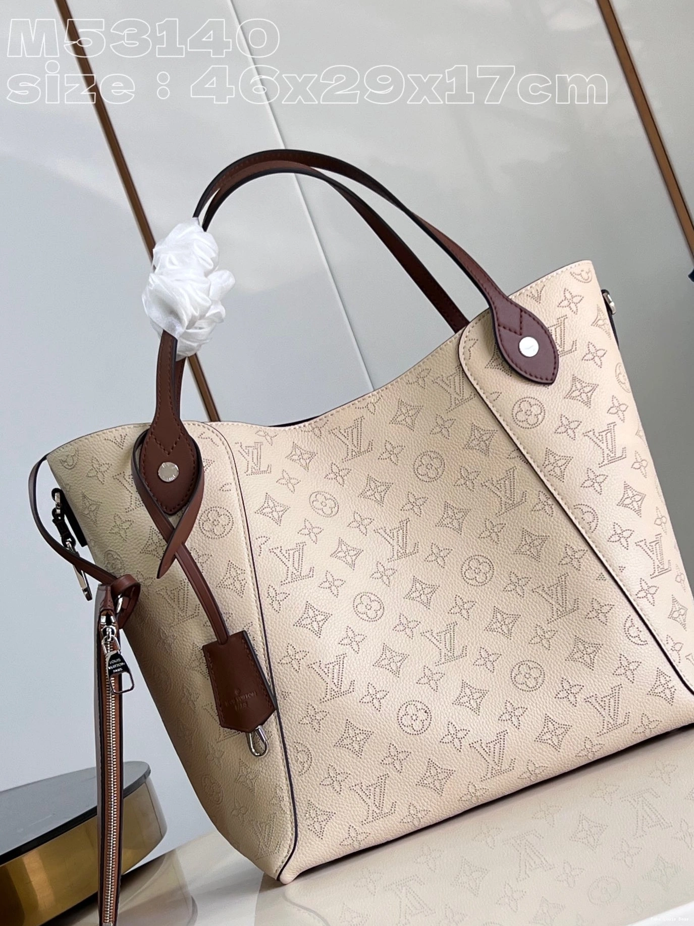 Rep ladies LOUIS 17CM x VUITTON HINA-46 x 29.5 0820